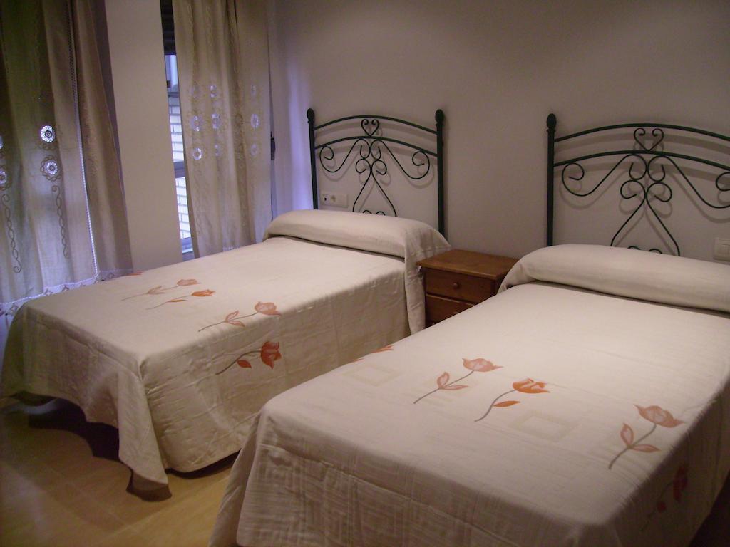 Hotel Delphos Moraleja Phòng bức ảnh